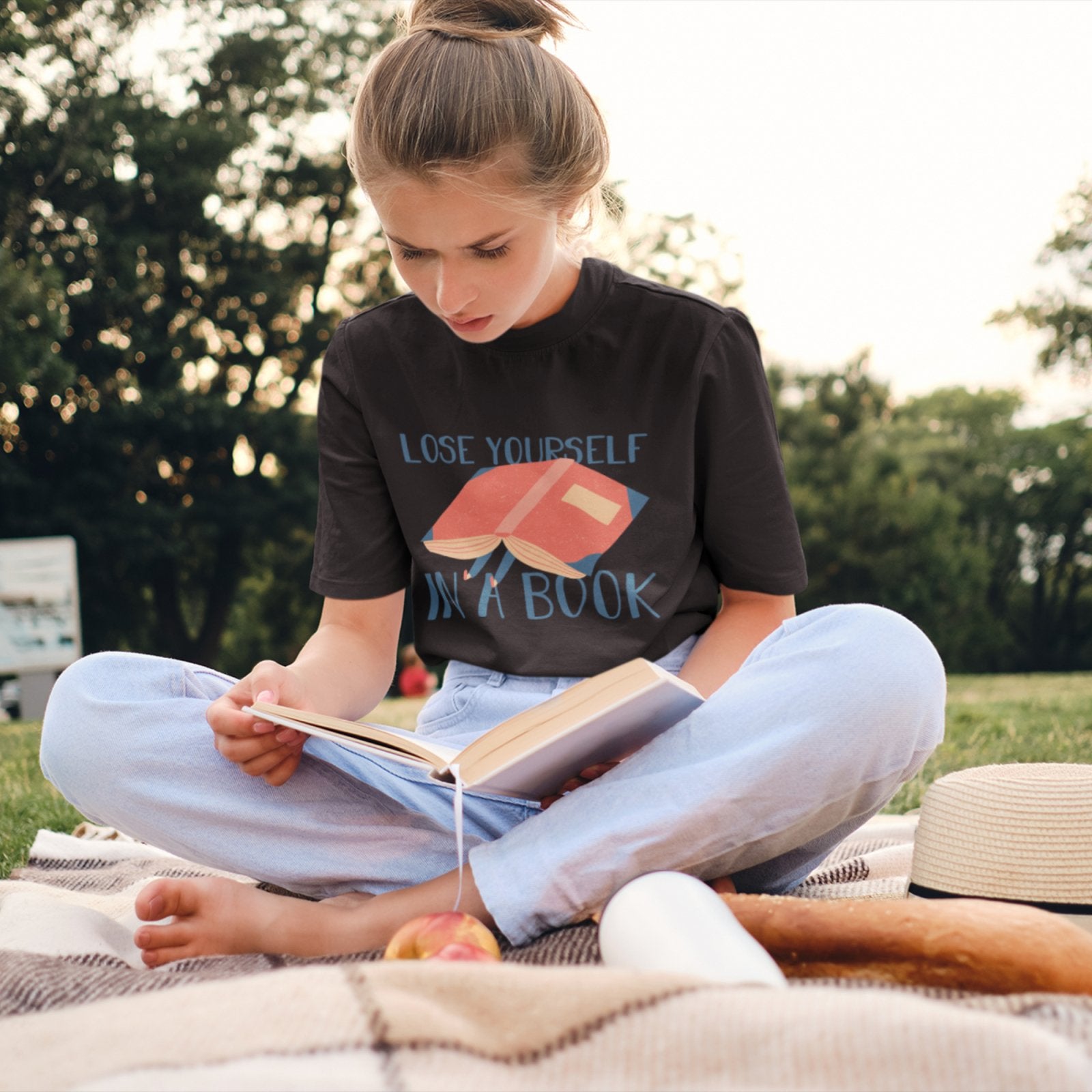 Lose Yourself in a Book | T-Shirt - BookishBliss 